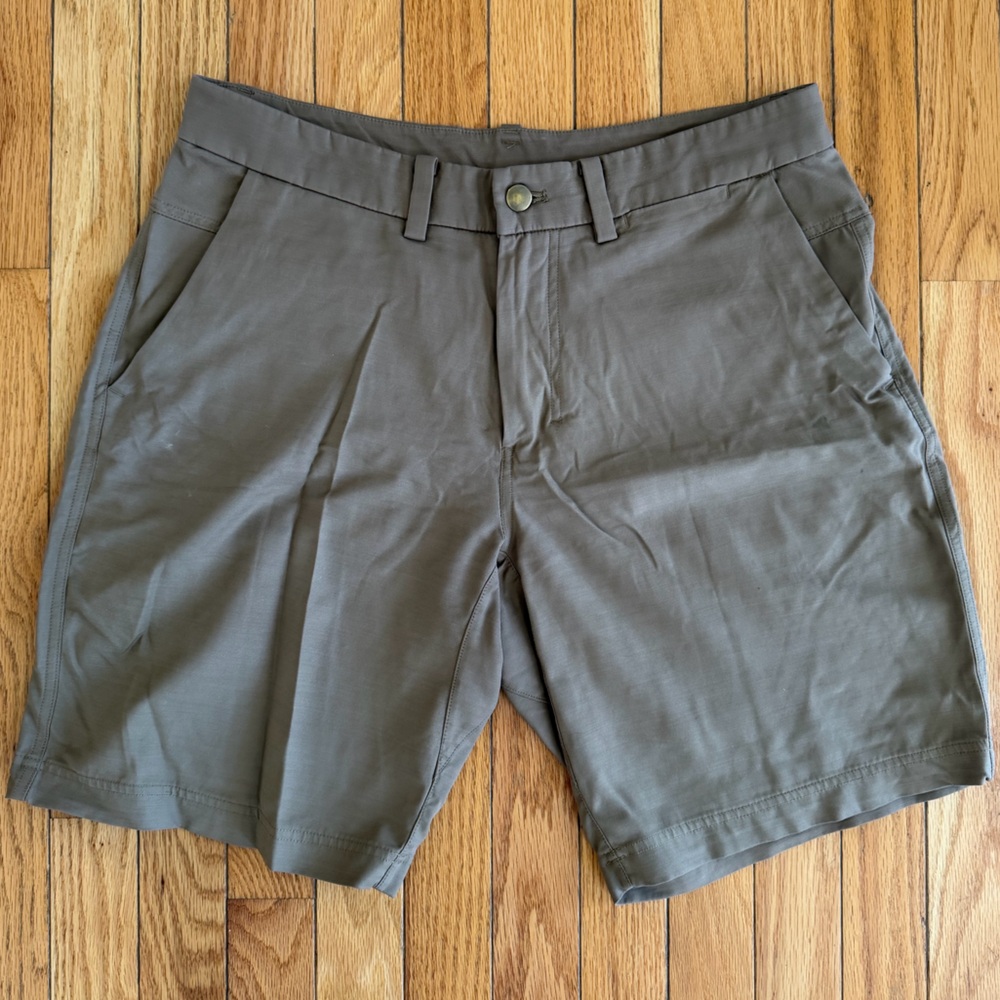 lululemon athletica Men's Tan Flat Front Shorts